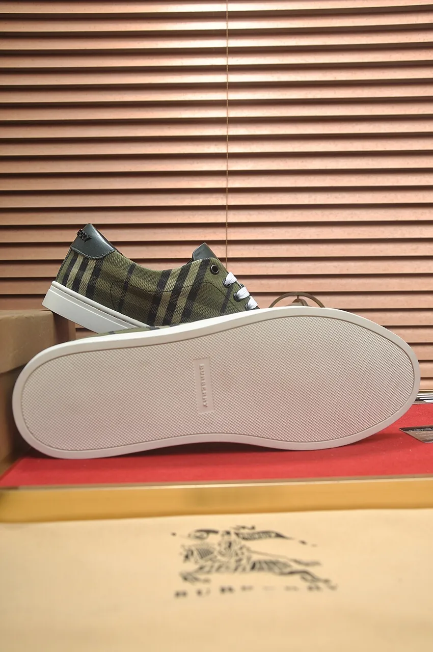 Men's shoes💰480💶[Burberry] (cowhide lining) classic low-top sneakers｜Imported cowhide with classic plaid fabric｜Cow leather lining｜Original outsole｜Fine workmanship and comfortable to wear Size: 38-44 (customized at 45)